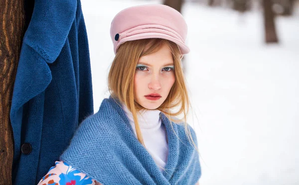 Make Beauty Portrait Young Beautiful Blonde Girl Blue Coat Pink — Stock Photo, Image