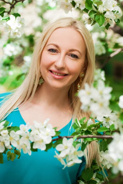 Portrait Young Beautiful Woman Turquoise Dress Posing Backdrop Blossoming Apple — Stock Photo, Image