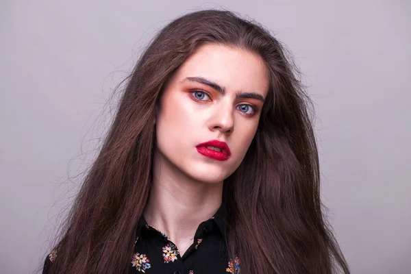 Maquillaje Belleza Cara Femenina Primer Plano Retrato Una Joven Hermosa —  Fotos de Stock