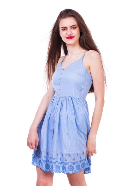 Close Portret Młodej Pięknej Szczęśliwej Brunetki Niebieskiej Sukience Odizolowany Białym — Zdjęcie stockowe