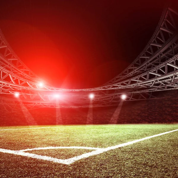 Campo de futebol com grama verde e luzes — Fotografia de Stock