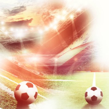 Yeşil çimenli ve ışıklı futbol sahası