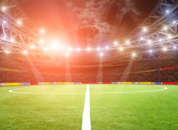 Pusty boisko do piłki nożnej i światła — Zdjęcie stockowe