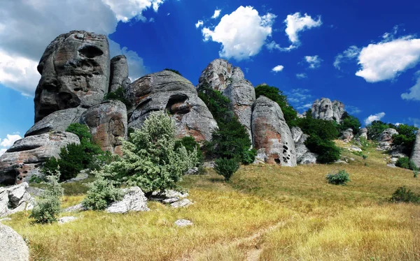 Crimea montagne e cielo blu — Foto Stock