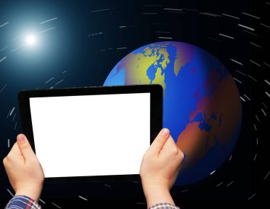 Boş ekran tabletiyle holding eller