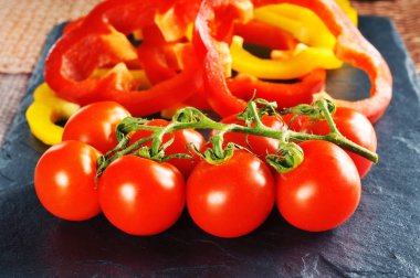 Yüzüğü şube ve biber domates