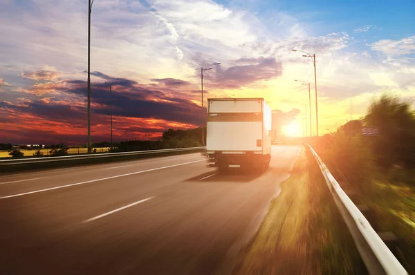 White Box Truck Driving Fast Countryside Road Sky Beautiful Sunset — Stock Photo, Image