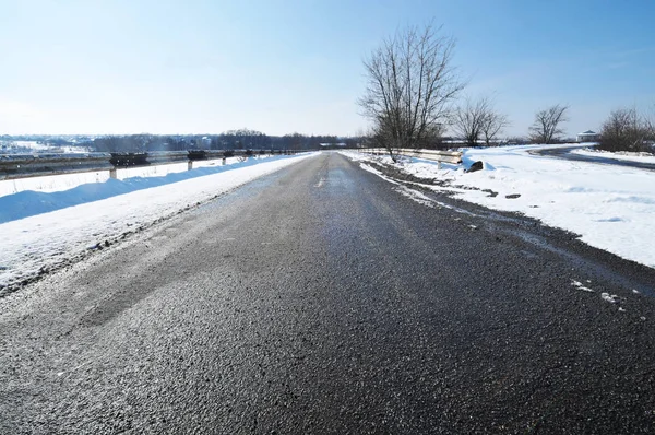 Empty Winter Countryside Road Trees White Snow Blue Sky — 스톡 사진