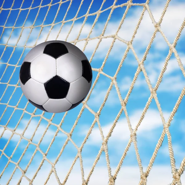 Bola Gol Net Céu Azul Com Nuvens Fundo — Fotografia de Stock