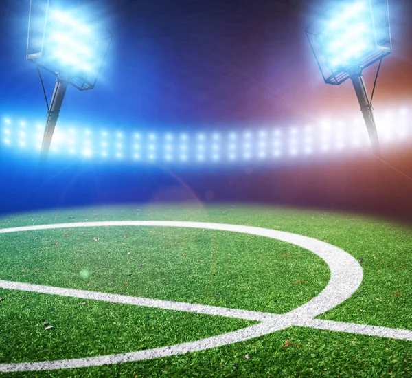 Centro Campo Calcio Verde Sullo Stadio Con Luci Luminose Lampi — Foto Stock