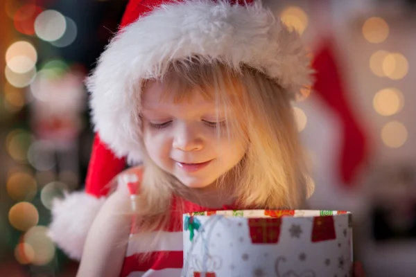 Little girl at christmas Eve — Stock Photo, Image