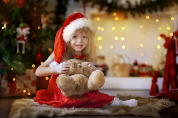 Κοριτσάκι στην παραμονή των Χριστουγέννων — Φωτογραφία Αρχείου