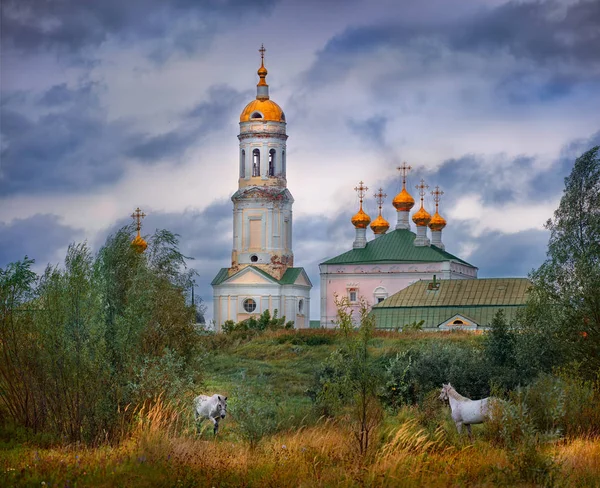 Stary klasztor prawosławny — Zdjęcie stockowe