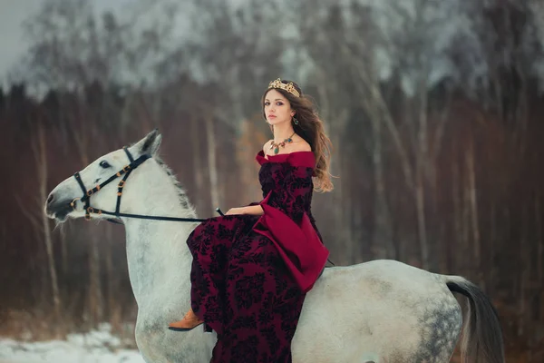 Retrato medieval da rainha — Fotografia de Stock