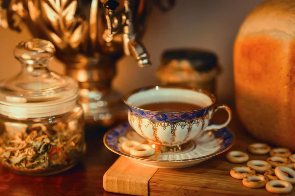 Русский традиционный чай с самоваром — стоковое фото