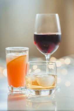 Açık renkli Alkol içkiler 