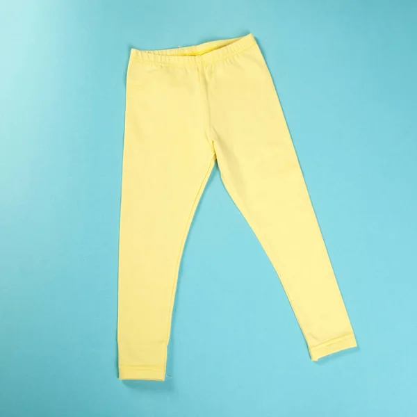 Pantaloni gialli con elastico — Foto Stock