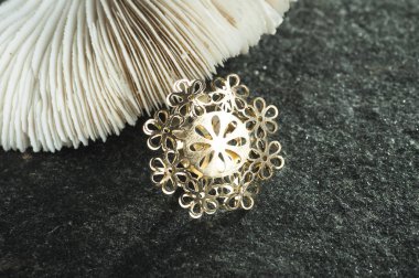 Güzel şık yüzük