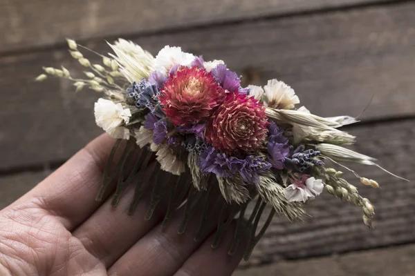 Blommigt Hår Kam Torkad Blomma Hår Tillbehör Rosa Lavendel Vit — Stockfoto