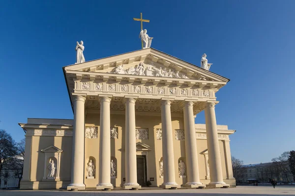 大教堂的前面看法在维尔纽斯, 立陶宛 — 图库照片