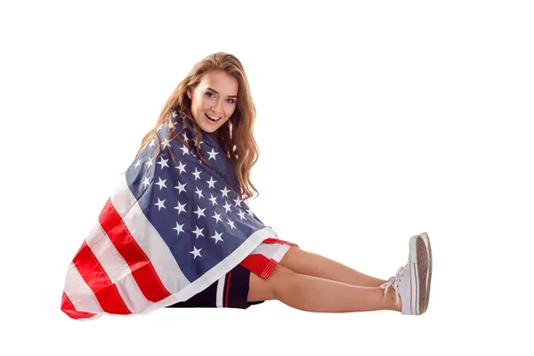 Mulher patriótica feliz segurando bandeira dos EUA . — Fotografia de Stock