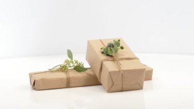 Kraft Kağıt ile Hediye Kutusunu Paketler