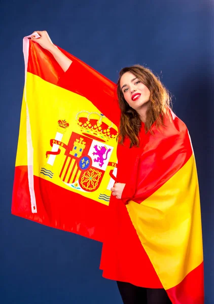 Hermosa mujer con bandera de España . —  Fotos de Stock