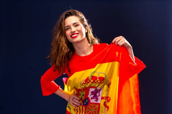 Hermosa mujer con bandera de España . —  Fotos de Stock