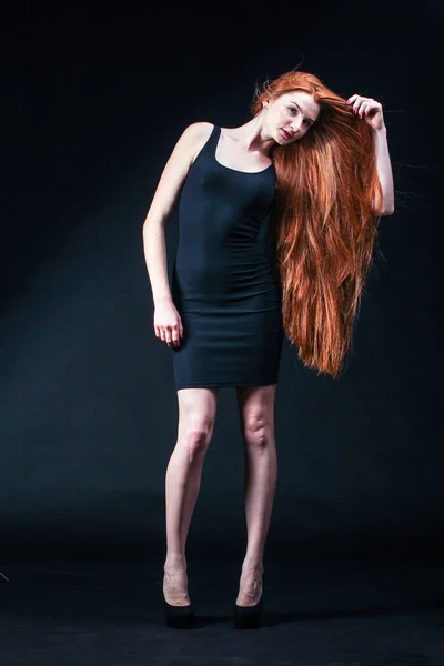 Beauty ginger Girl Portrait. Healthy Long Red Hair. Beautiful Yo — Stock Photo, Image