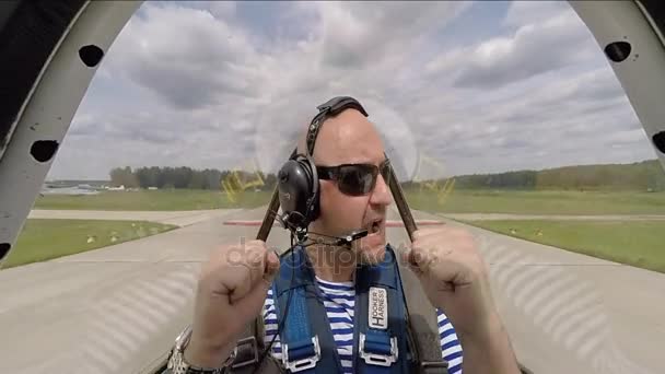 Спортивних літаків, підготовка до польоту — стокове відео
