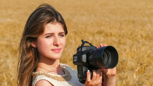 Fotógrafo turístico fotografiando sonrisa —  Fotos de Stock