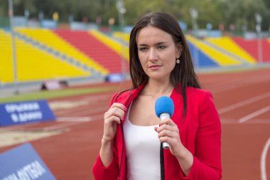 Gazeteci Stadium Tv göstermek için raporlama