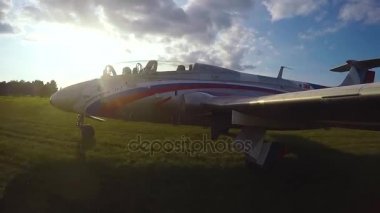 Demo uçuş jet uçak Aero L-29 Delfn.