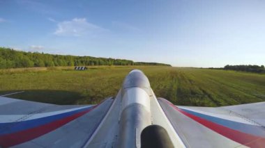 Eylem fotoğraf makinesinden akrobasi jet uçakları havada hikayesi üzerinden görüntülemek.