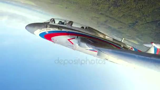 Vuelo de demostración de aviones a reacción Aero L-29 Delfn . — Vídeos de Stock