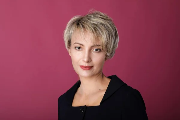 Bonito retrato de mulher de negócios — Fotografia de Stock