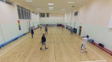 12 Kasım 2017 Moskova, Rusya: Voleybol Takımı aktif okul spor salonunda oynamak. Moskova kuzeyinde olacak Voleybol yarışmalarda.