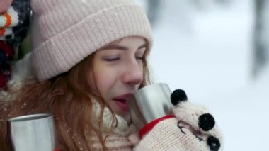 Çay, kahve fincanı kışın içme Çift