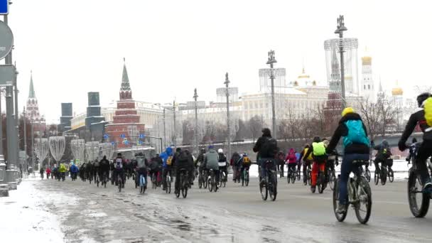 Лютого 2018 Року Москва Місто Велосипедистів Тисячі Велосипедистів Місто Вулиці — стокове відео