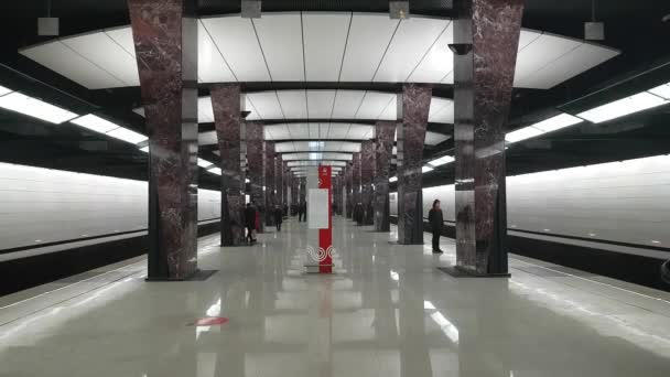 Estación de metro Khoroshevskoe es una estación en la línea Kalininsko-Solntsevskaya del Metro de Moscú — Vídeo de stock