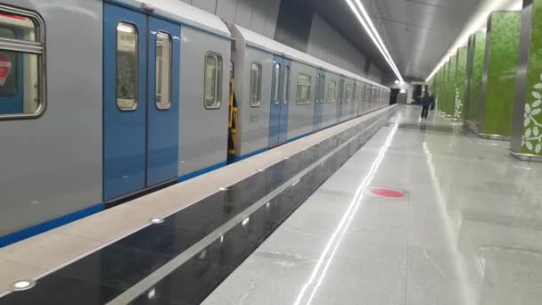 Estación de metro Ramenki - es una estación en la línea Kalininsko-Solntsevskaya del Metro de Moscú — Vídeo de stock