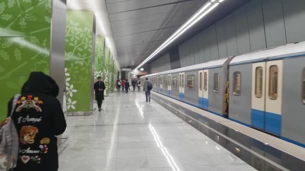 Stacja metra Ramenki - jest stacja metra w Moskwie, w linii Kalininsko-Solntsevskaya — Wideo stockowe
