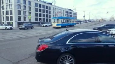 Klasik tramvay geçidi.