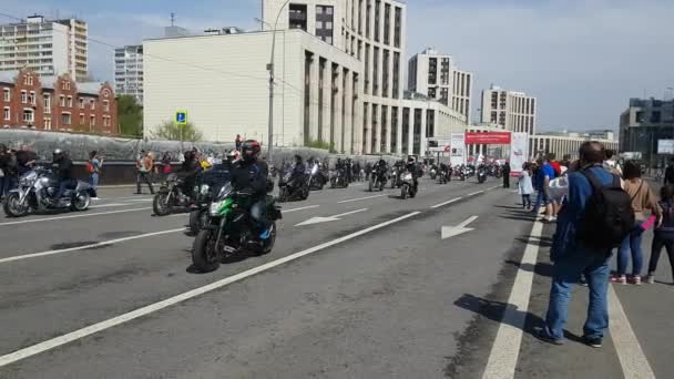 Traditionella motorcyklar parad i Moskva. — Stockvideo