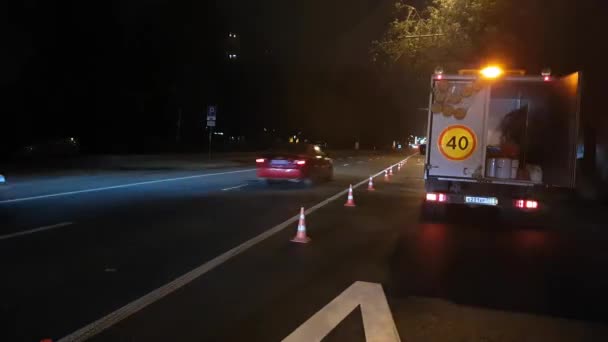 Road waarschuwingssignalen springen — Stockvideo