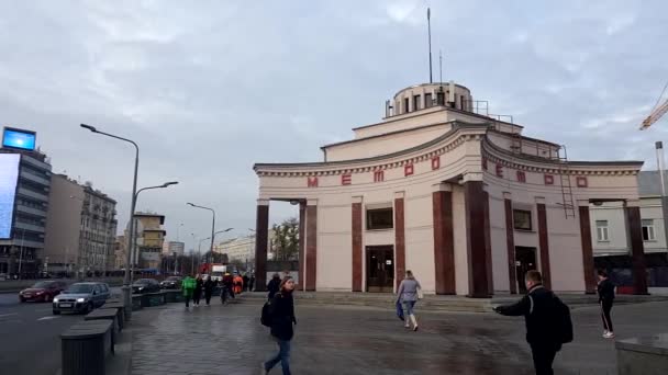 Transporte, Personas, Entrada al Metro de Moscú . — Vídeos de Stock