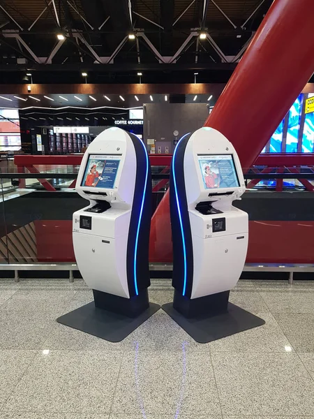 Quiosques de check-in automático Aeroflot no aeroporto — Fotografia de Stock