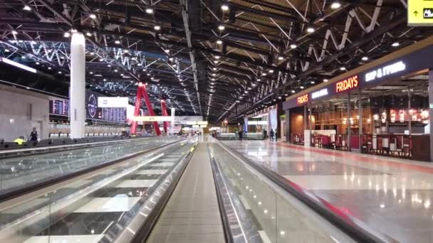 Salon odlotów międzynarodowego lotniska Sheremetyevo, B Terminal — Wideo stockowe