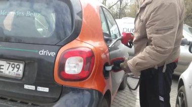 Araç paylaşımı için mobil yakıt istasyonu