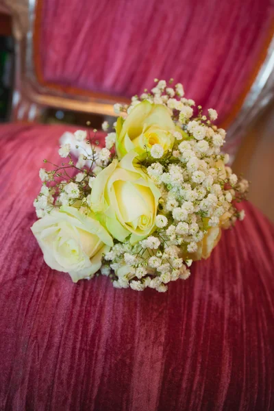 Wedding flowers with yellow roses — Stock Photo, Image